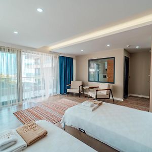 Fortunella Suites
